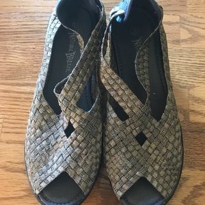 New Bronze/Taupe colored wedge sandals.